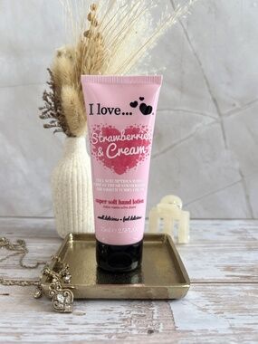 I Love Strawberries & Cream Super Soft Hand Lotion New UK Pink Skincare Beauty
